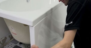 Установка экрана под ванну - цена за работу от 4207 руб. в Великом Новгороде
